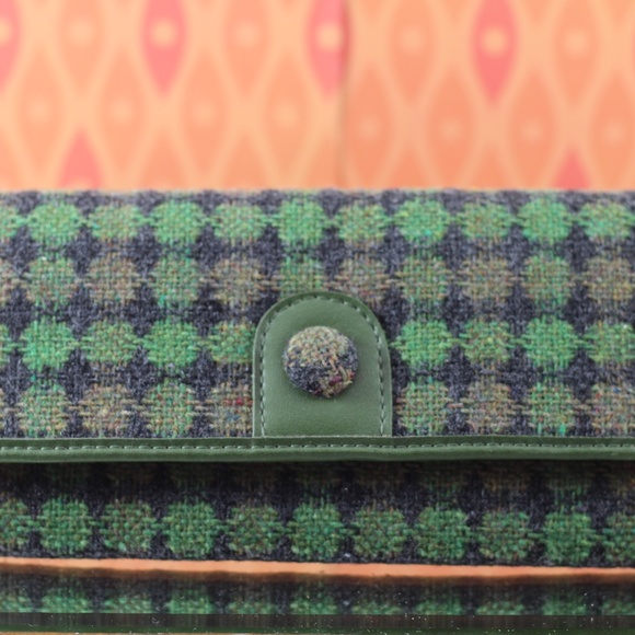 LOFT Green Fabric Wallet - Picture 10 of 10